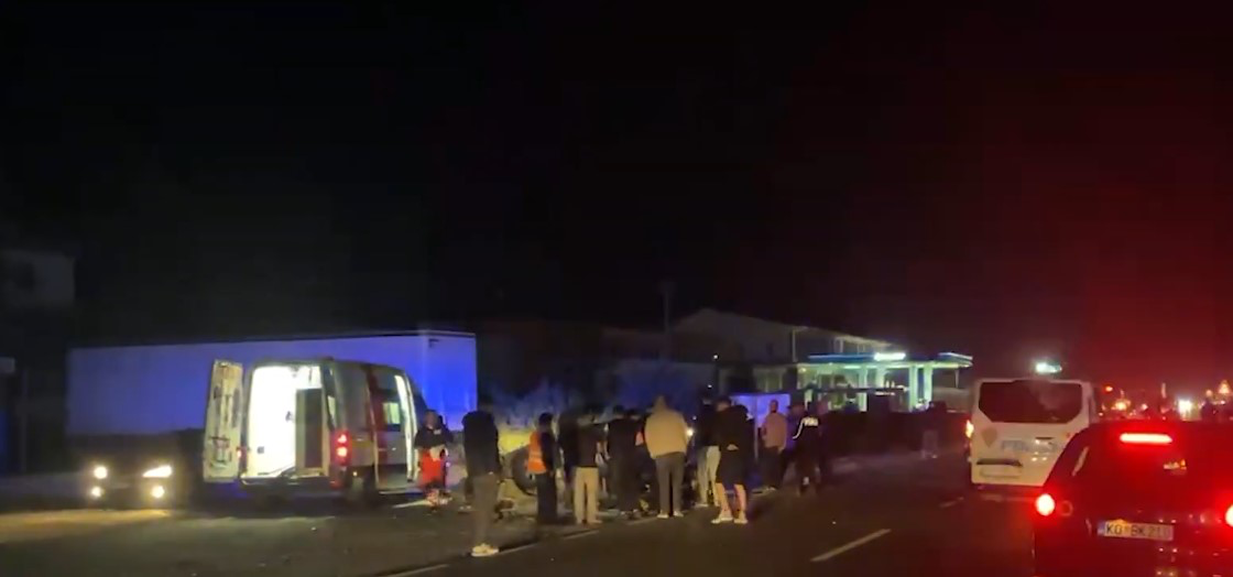 DETAJET/ Aksidenti i trefishtë në aksin Lezhë-Laç, drejtuesi i Opel humb jetën