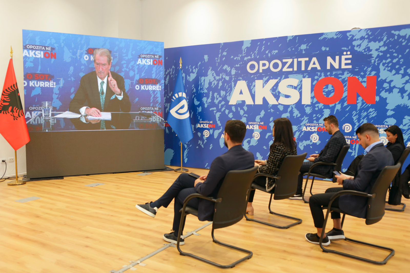 Premtimi i Berishës për pensionet, pagat dhe tvsh për ushqimet