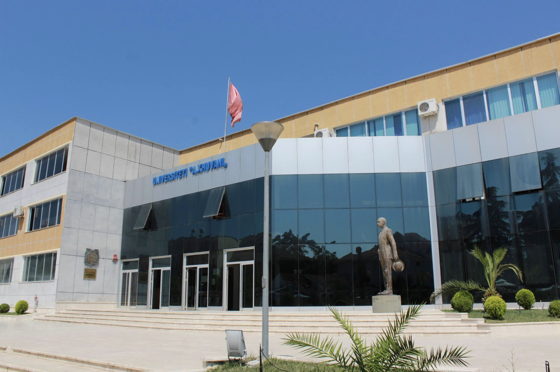 7 pedagogë shoqërohen në polici, cila është akuza