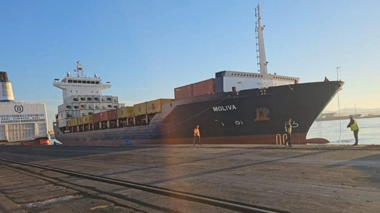 AFP dhe ANSA, shkrime mbi ‘anijen toksike’ në brigjet e Durrësit. Ngarkesa transportohet në Porto Romano