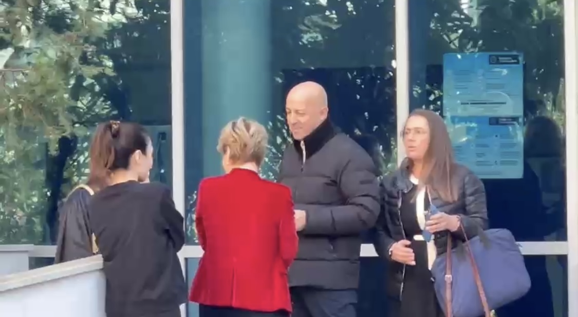 VIDEO/ Monika Kryemadhi në GJKKO me vajzën, mësohet arsyeja