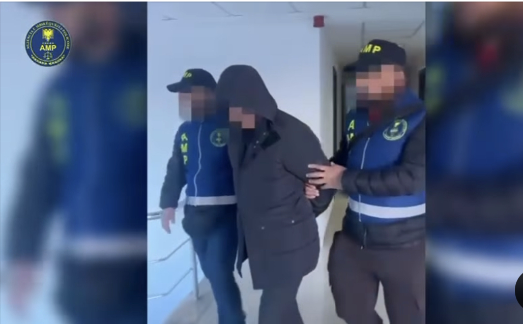 AMP arreston kryekomisarin në Gjirokastër, në pranga edhe 2 policë, 1 doganier dhe 2 tregtarë