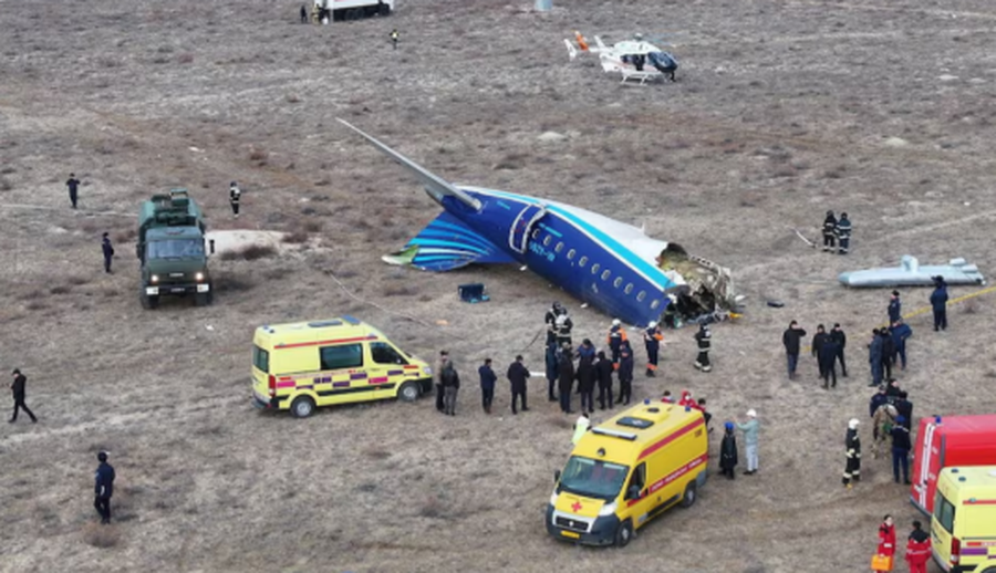 Përplaset avioni në Kazakistan, dhjetra viktima nga Azerbaixhani