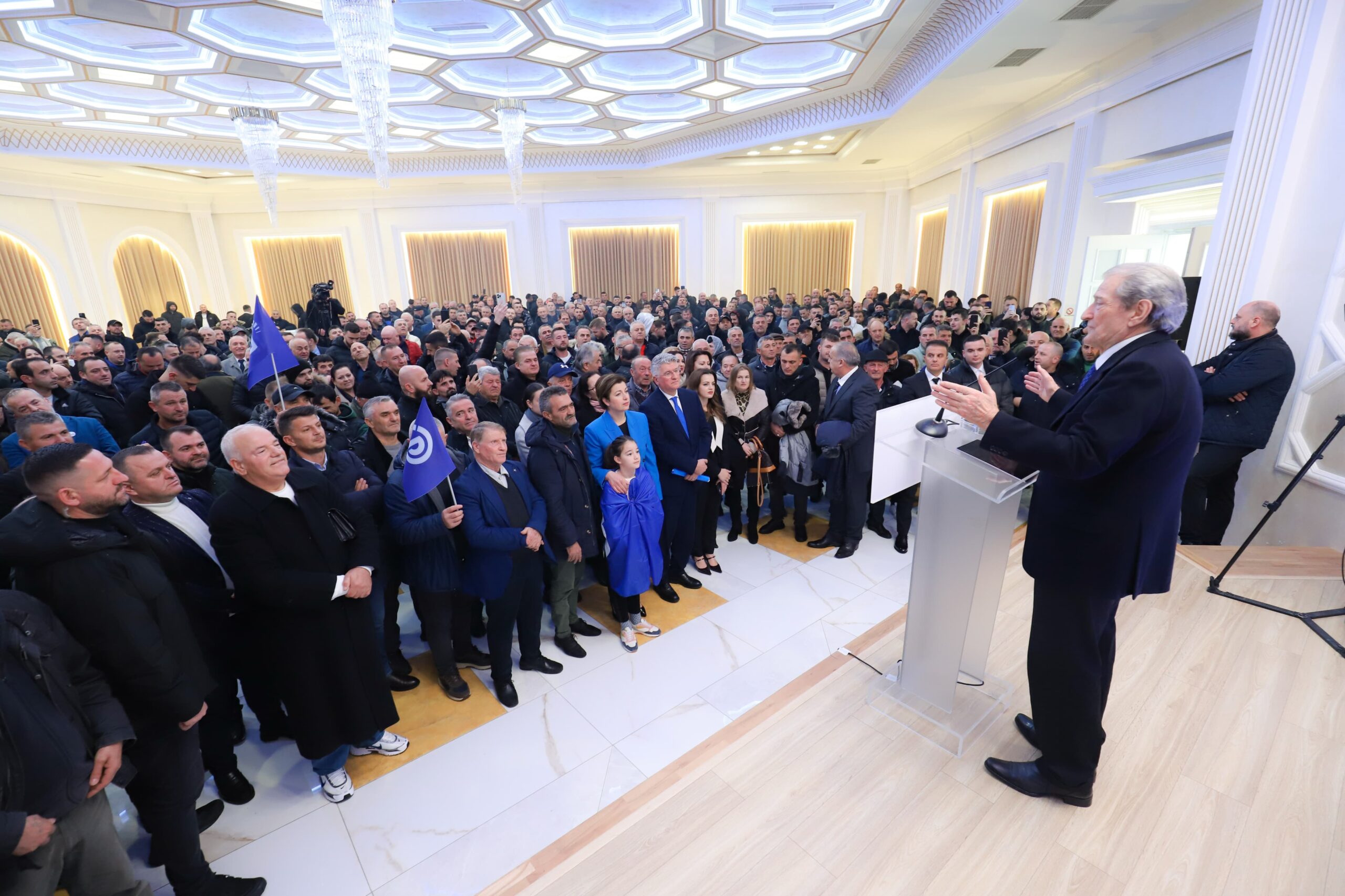 Berisha: Nuk do të ketë asnjë rrugë me pagesë në Shqipëri