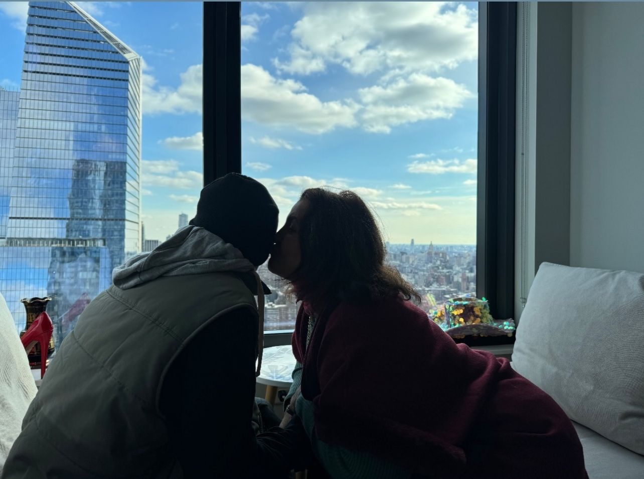 Parashqevi Simaku takoi sot të birin për herë të parë në 15 vite