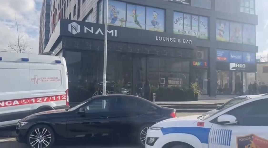 PAMJET/ Dyshime për pengmarrje, policia rrethon pallatin në Astir