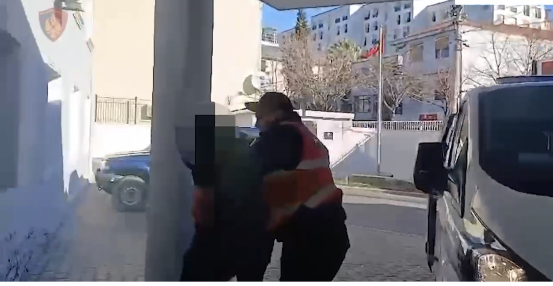 Me 4 emra, kapet në Laç personi i kërkuar në Itali