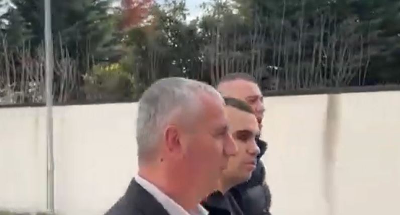 Dorëzohen në policinë e Shkodrës Izmir Sakica e Samuel Troshani