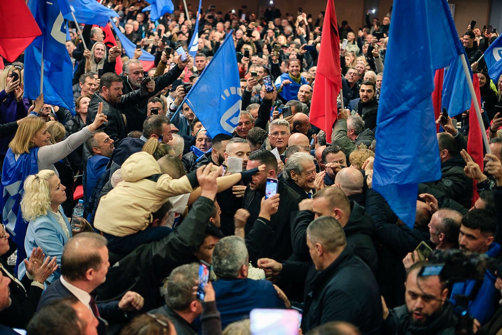 Berisha, intervistë në tv greke: Pas fitores në zgjedhje, do të synoj përmirësimin e marrëdhënieve shqiptaro-greke