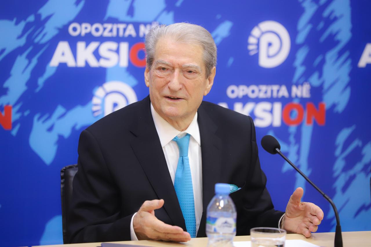 Berisha: Rama është tmerruar se ka hallin e vet, jo të Erion Veliajt