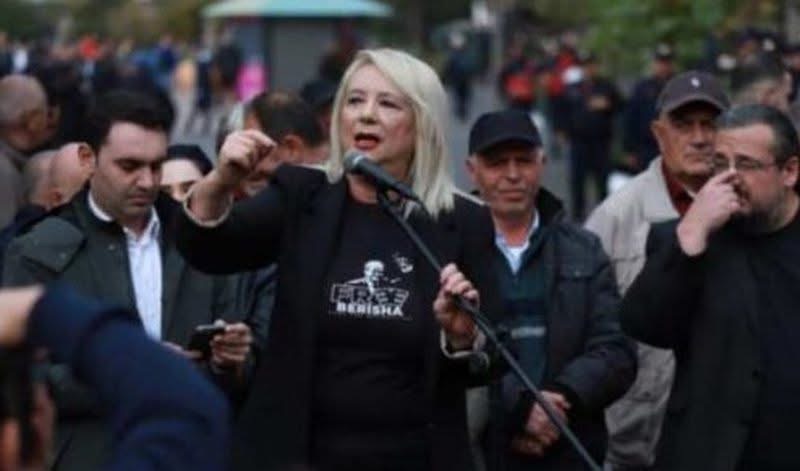 Adriana Kalaja i përgjigjet Veliajt: Po kërkon të dënohet për fustanet e gruas por do të dënohet për Ndragheta-n