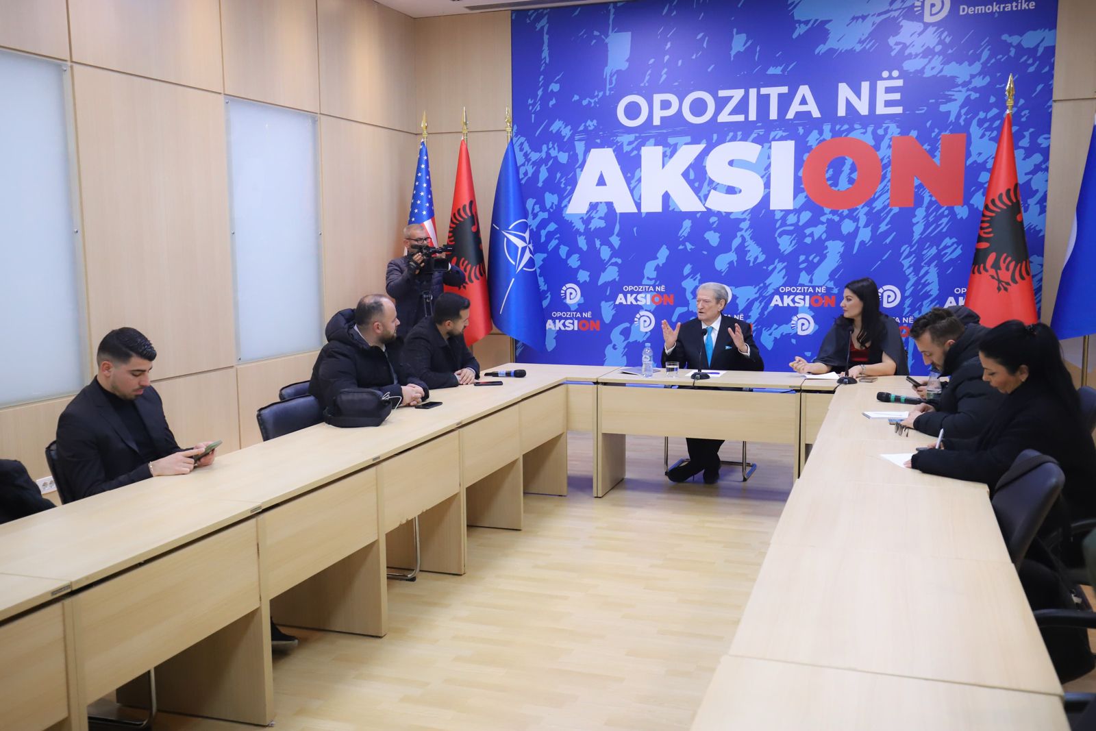 Berisha: Te hoteli i Veliajt ka pjesë edhe Olsi! Pse nuk u arrestua Erioni për djegësin 130 mln euro