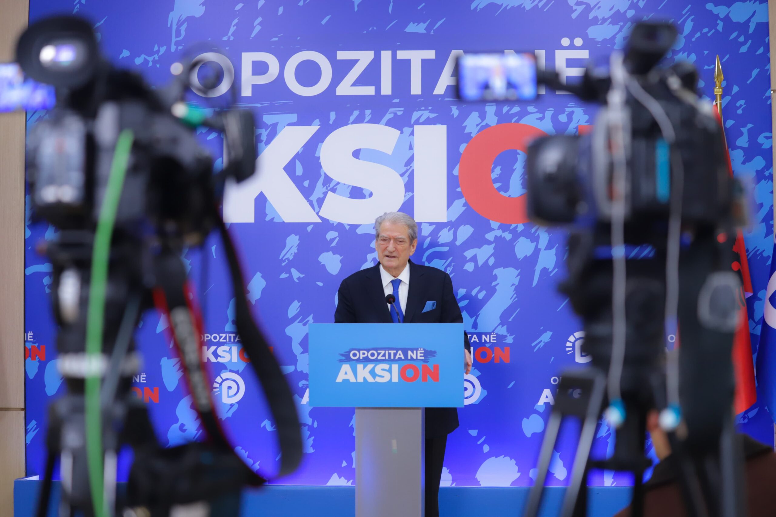 Berisha: Rama duhet t’i fshijë edhe këpucët Altin Dumanit, sepse e ka mbrojtur për çdo krim dhe vjedhje që ka bërë