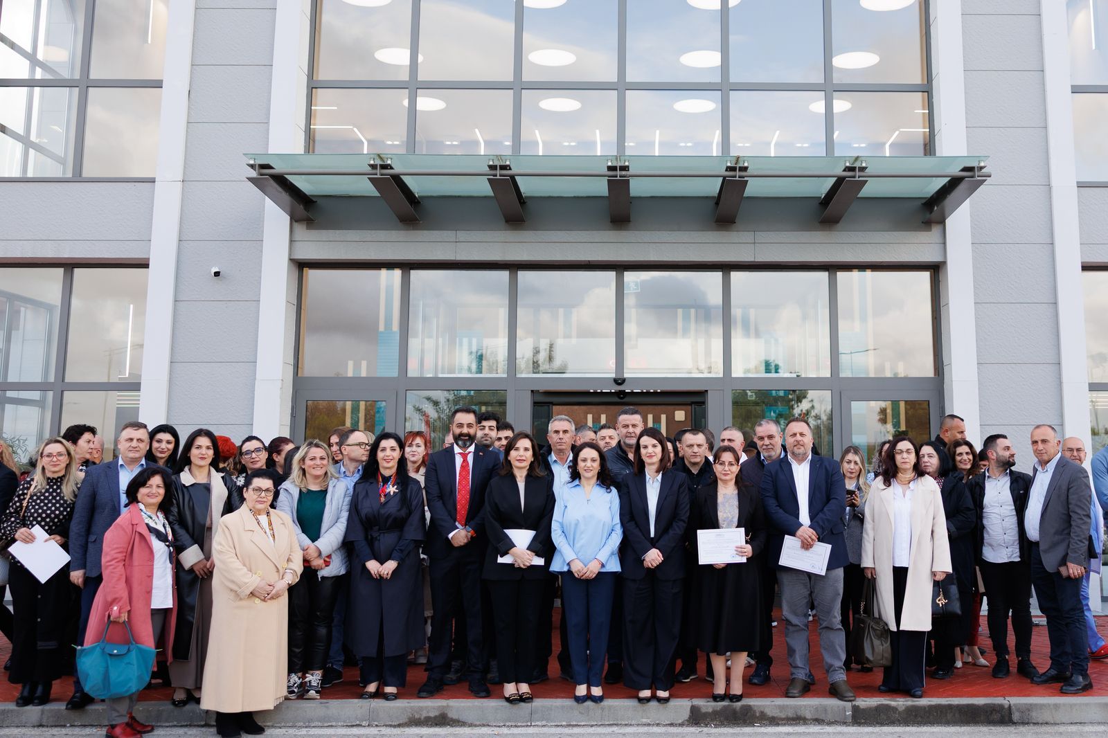 Marrin kartën e autonomisë menaxheriale edhe 6 spitale. Deri në 2027 edhe 17 të tjerë