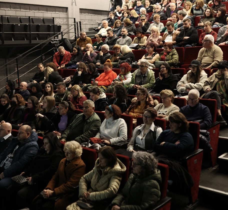 KIÇO LONDO/ Teatri është nevojë, nuk është luks