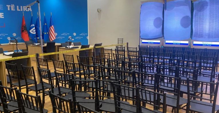 Shpallen rezultatet zyrtare te primareve te PD ne 10 qarqe, sa vota siguroi secili nga garuesit