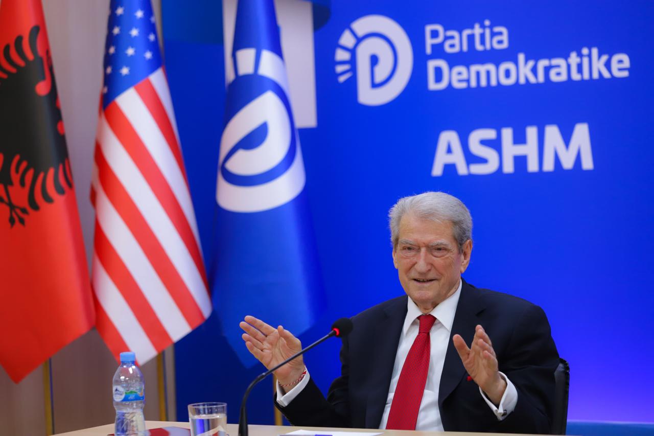 Berisha sfidon Ramën: Dalim në debat publik. Mosha ime garanci për përvojën