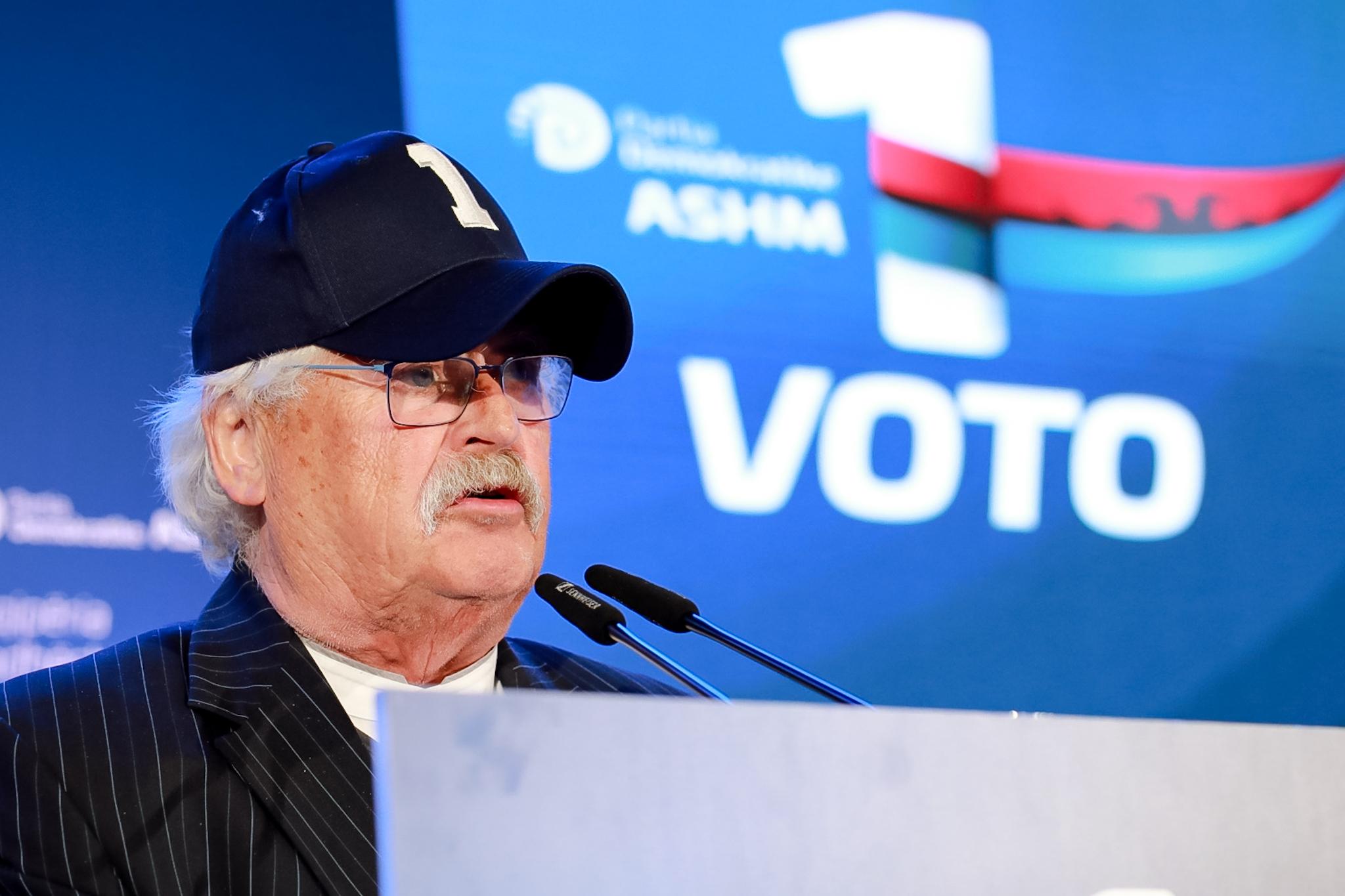 Politikani ikonë gjerman, Brok, fjala ngre peshë demokratët në Kavajë