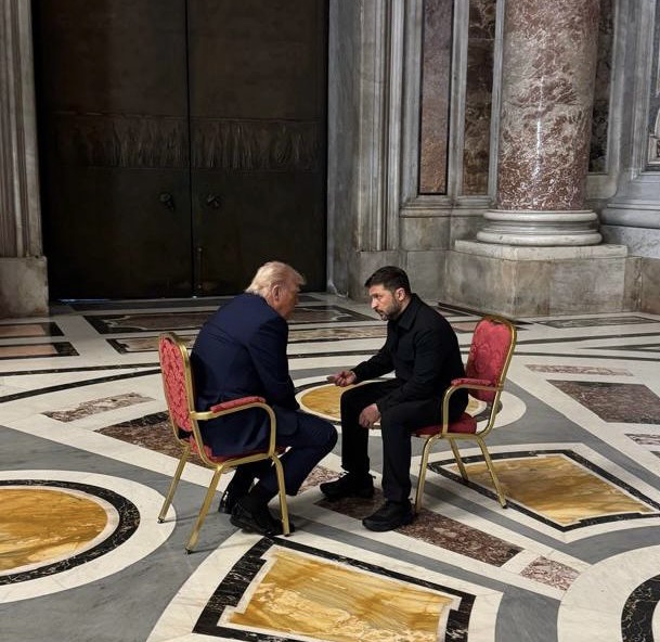 Takimi mund të jetë historik. Trump dhe Zelensky, takim në Bazilikën e Shën Pjetrit