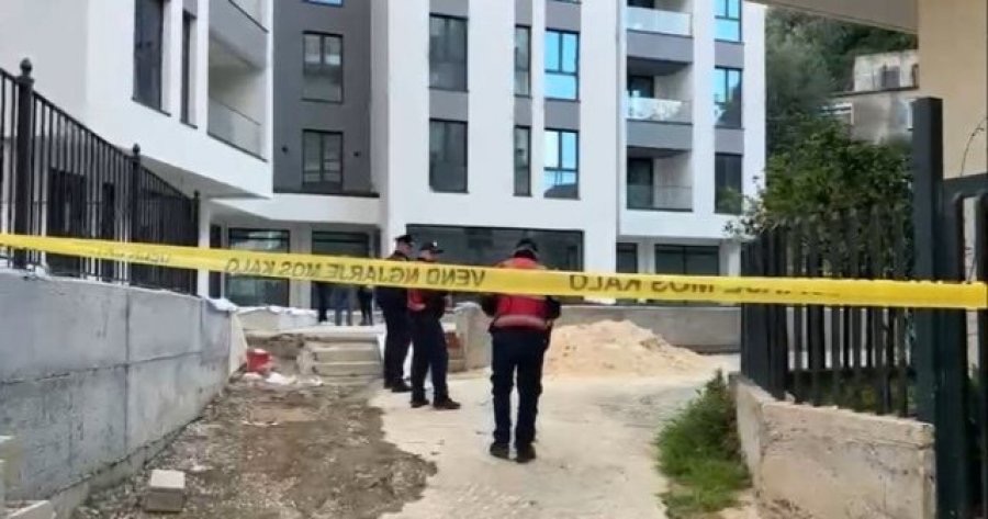 EMRI/ Vrasje në Vlorë, qëllohet me 3 plumba para shtëpisë 58 vjeçari. Kush ishte viktima