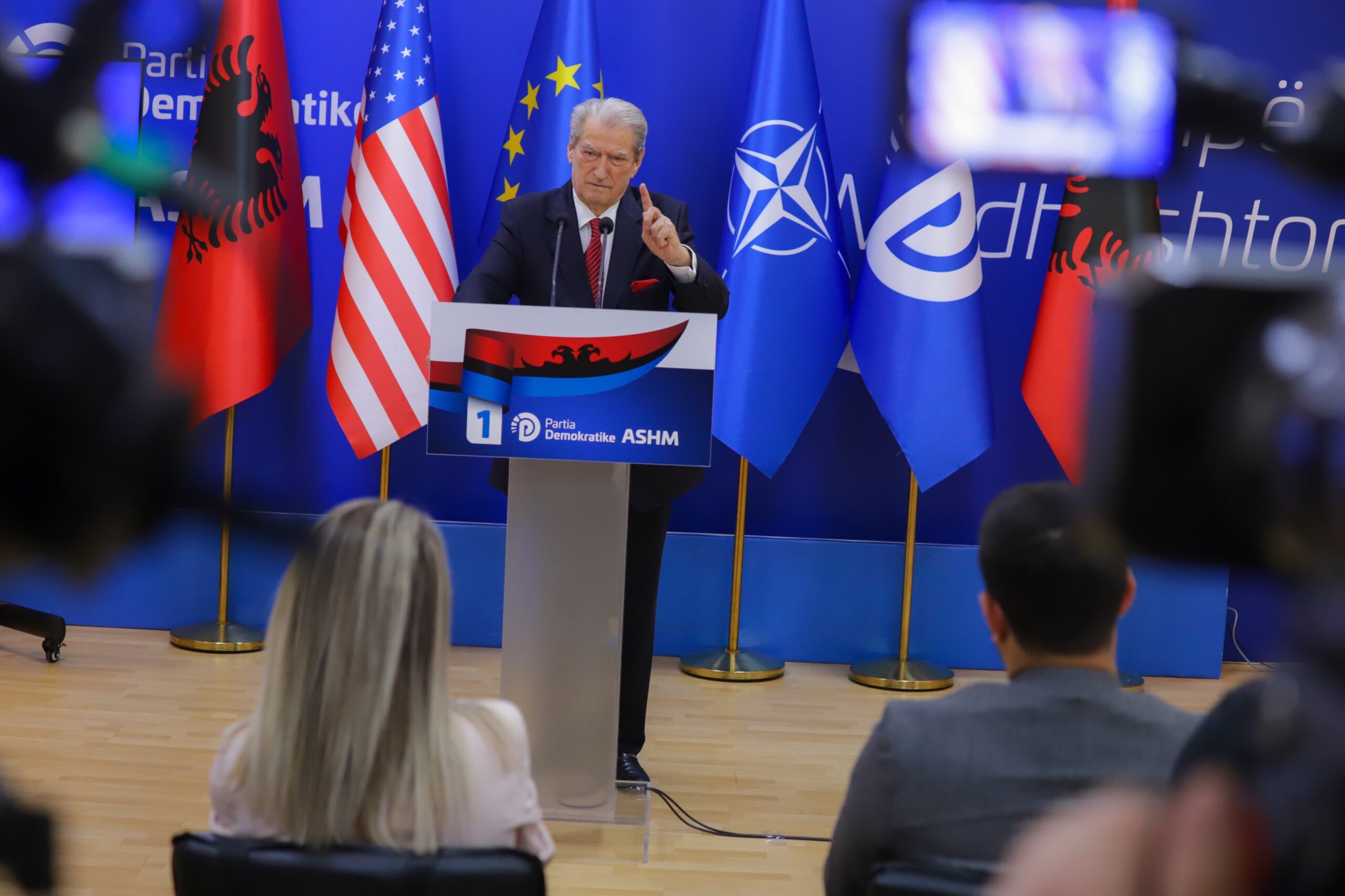 Berisha: Po të mos ishte efekti i karteleve dhe bandave, Durrësi mund të ishte 80 përqind për PD-në