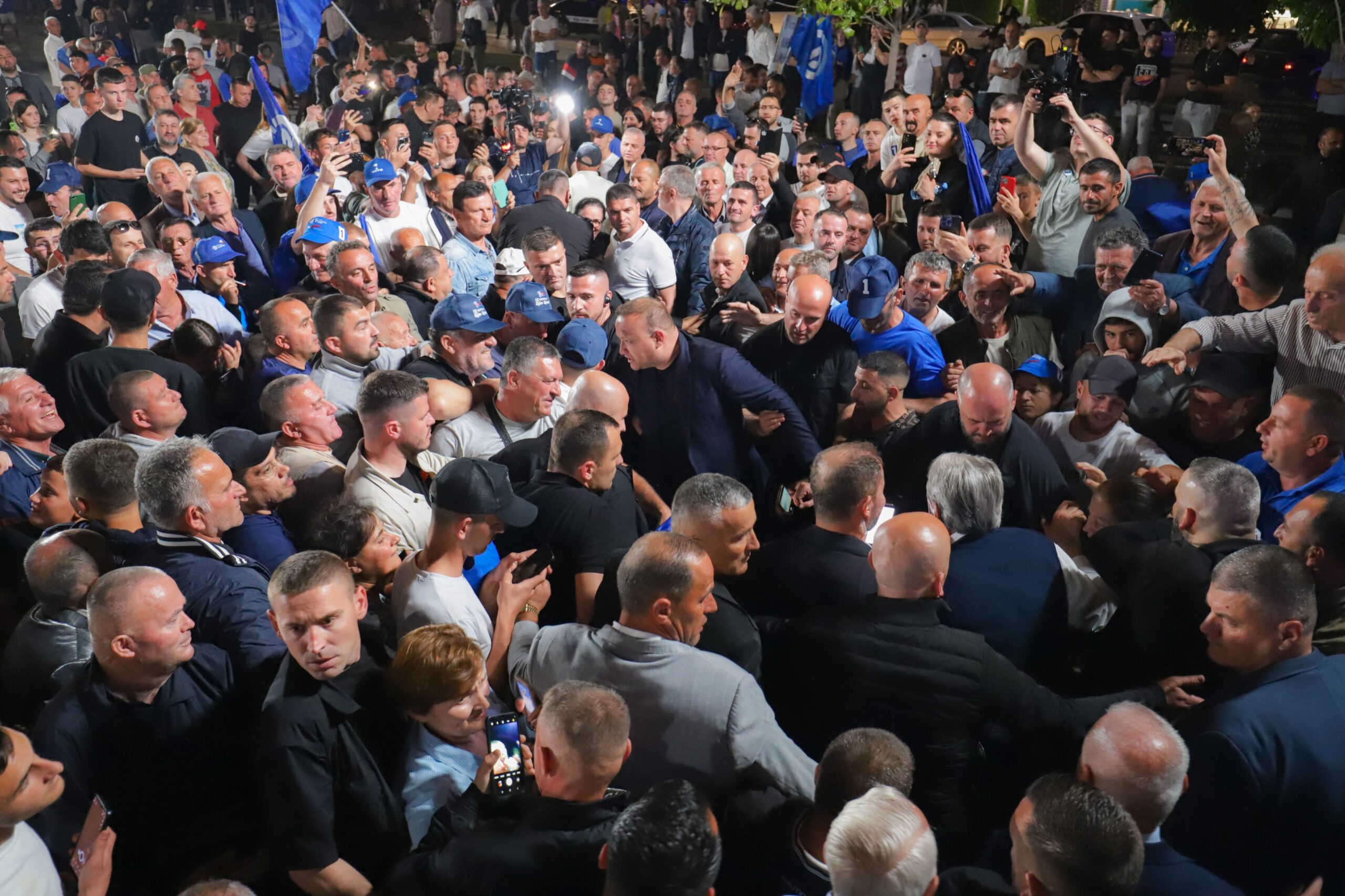 Berisha: Edhe 300-400 mijë emigrantë po vërshojnë të vijnë të votojnë, ta përcjellim Edi Ramën