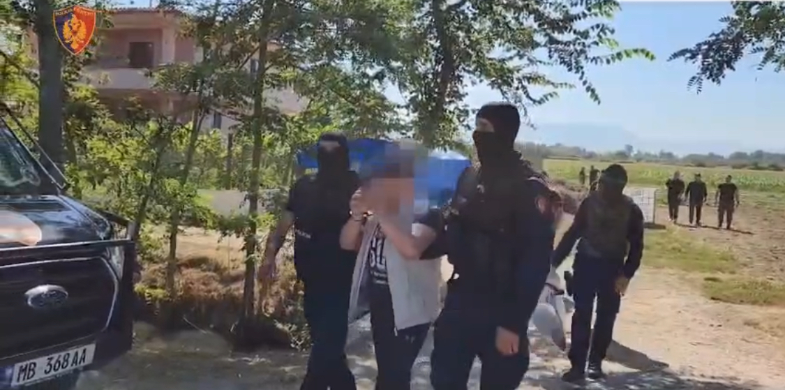 Kontrabandë armësh në Fier, neutralizohet grupi me shtrirje edhe në Kosovë