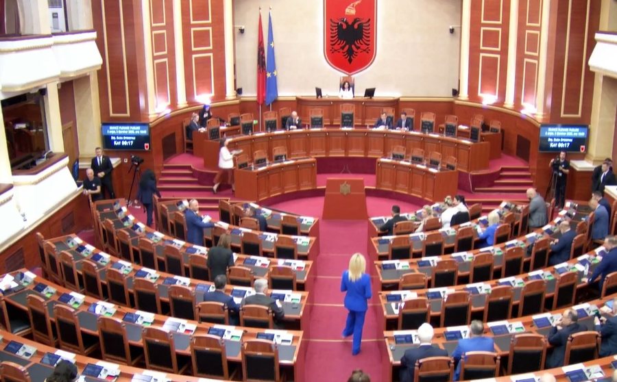 “Do qash si Lindita. Nuk do të ketë Pëllumb që do të të mbrojë”