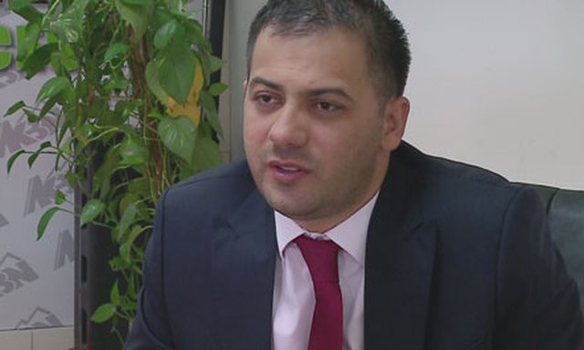 Ergys Agasit i kontrollohen ambientet dhe i merret telefoni