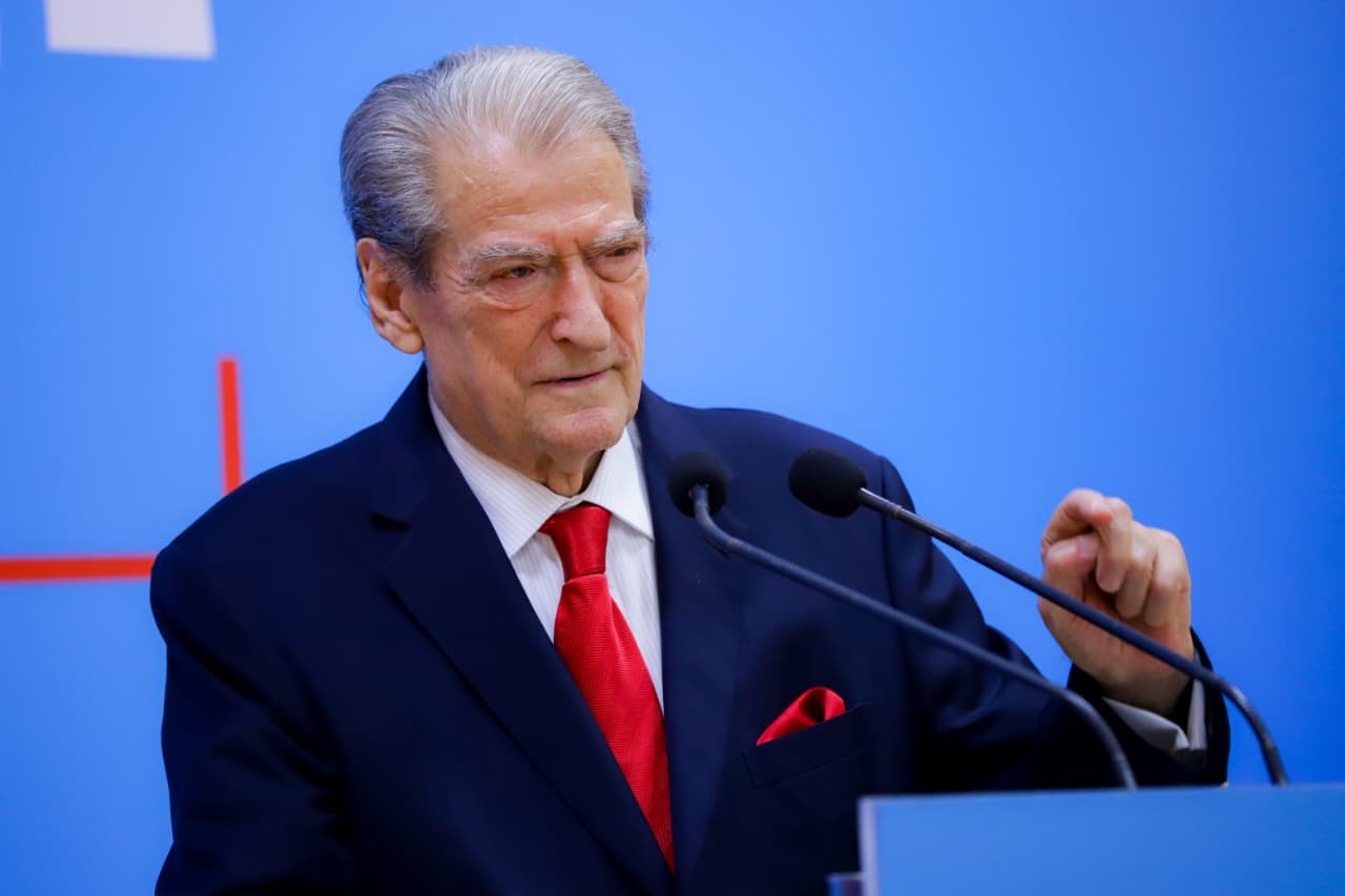 Berisha: Edi Rama u kthye nga Aruba me një orë 400 mijë euroshe!