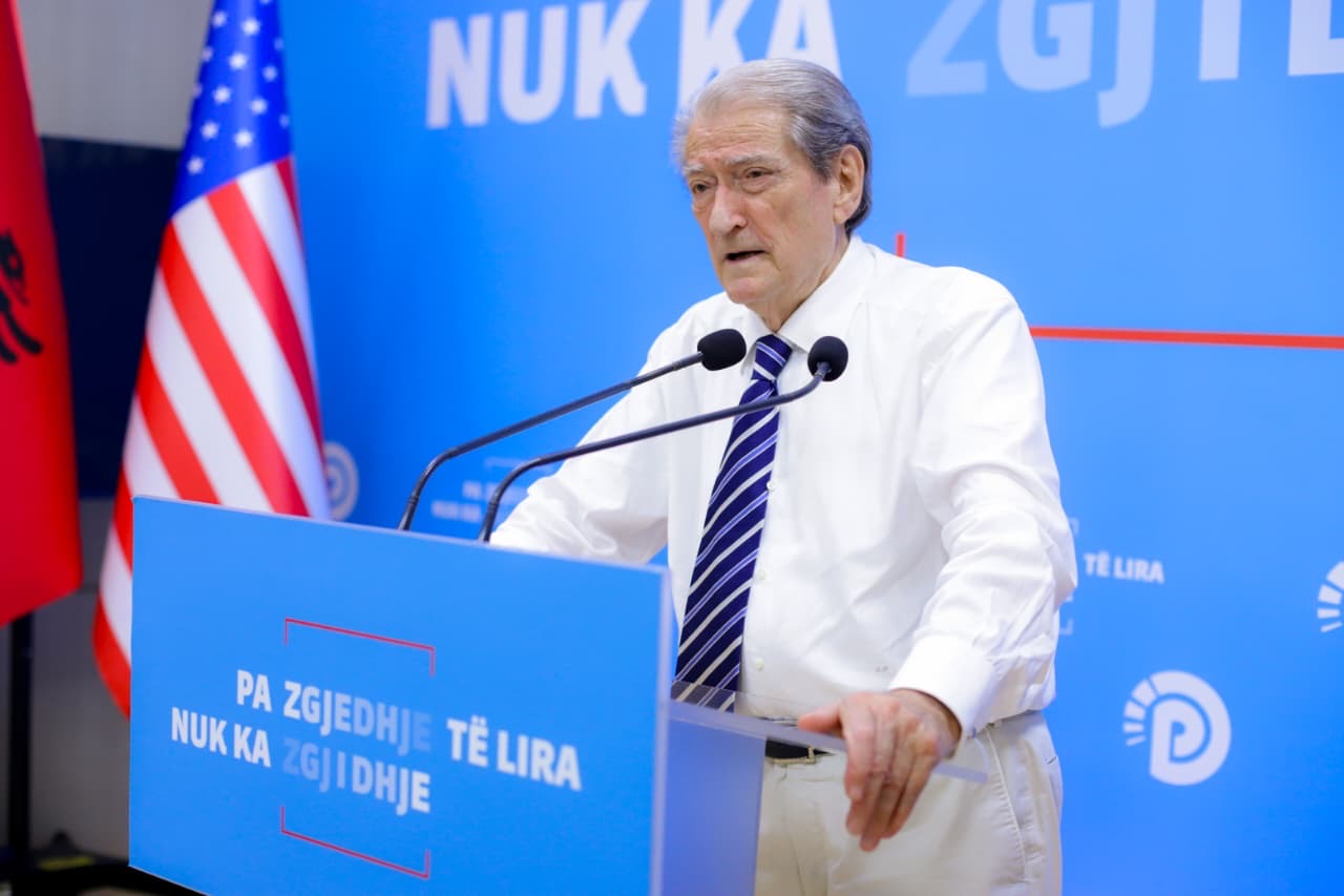 Qeveria e re në optikën e Berishës: Kartelet po përleshen se kush do të marrë Ministrin e Brendshëm. Troplinët me Agasin janë për Vlora Hysenin