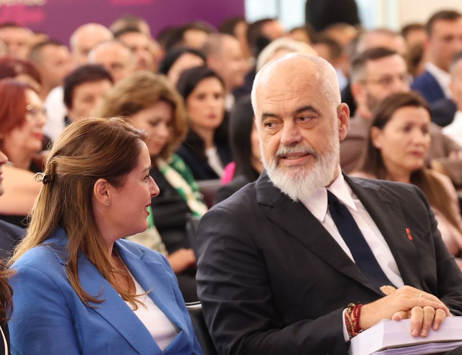 Ogerta Manastirliu, kandidate për Bashkinë e Tiranës. Rama deklaron shkarkimin e Veliajt dhe zgjedhjet e parakohshme