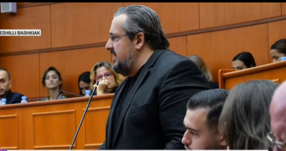 Teliti: Të mos shkarkohet për mungesa pa leje por se e ktheu Tiranën në lavatriçe parash