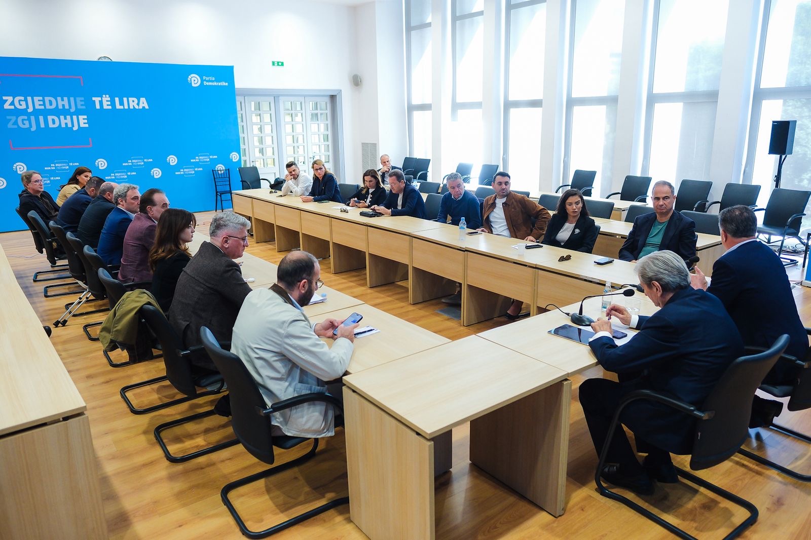 PD drejt mbështetjes për një kandidat të pavarur, Berisha: Vendim i rëndësishëm, opozita merr një dimension tjetër